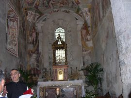 interno della
abbazia di Valvisciolo
(14940 bytes)
